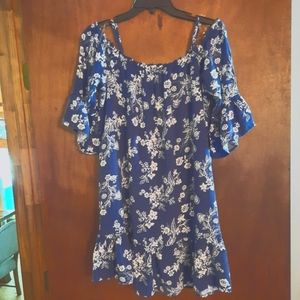 Almost Famous dress size large
